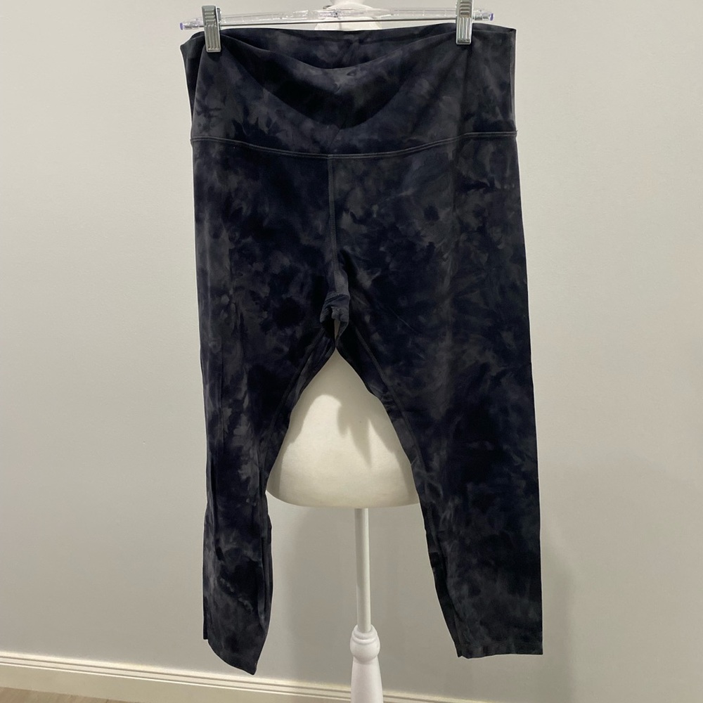 16 Lululemon Align 25” High arise